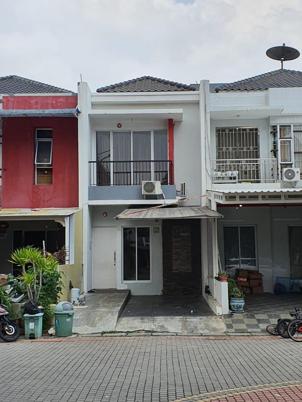 RUMAH GOLF LAKE